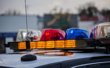 Opt tineri reținuți de Poliția Capitalei pentru tâlhărie calificată