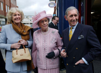 Sosia reginei Elisabeta a II-a renunţă la slujbă Mary Reynolds