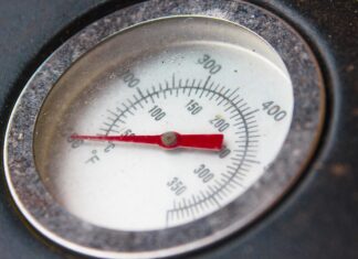 Apa caldă, întreruptă pentru mai multe blocuri din Capitală