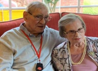 Un cuplu căsătorit de 75 de ani spune că ”o ceartă pe zi este cheia fericirii” Captură video: Mirror