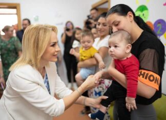 Ministrul Gabriela Firea caută soluții pentru prevenirea sarcinilor în cazul adolescentelor: „Suntem printre campionii Europeni în clasamentul copilelor cu copii” Gabriela Firea