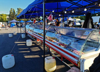 Trei măcelării şi un fast-food, închise de comisarii de la Protecţia Consumatorului Constanţa Piata volanta