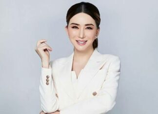 O milionară transgen din Thailanda a cumpărat concursul de frumuseţe Miss Univers Anne Jakkapong