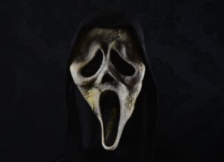 O îngrijitoare de la un centru de copii a fost concediată după ce i-a speriat pe cei mici cu masca din filmul Scream Sursă foto: Pixabay