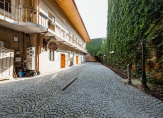 Palat din Cluj-Napoca, scos la vânzare pentru 7,5 milioane de euro Palat Cluj Napoca