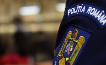 Șofer de 19 ani, filmat în timp ce vrea să dea șpagă polițiștilor