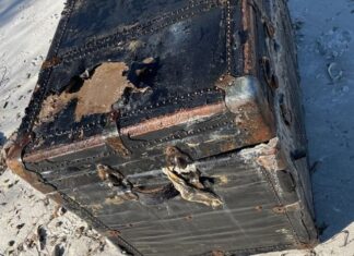 Un cufăr care datează din anii 1930 a fost descoperit pe o plajă Sursă foto: Instagram/fortmatanzasnps