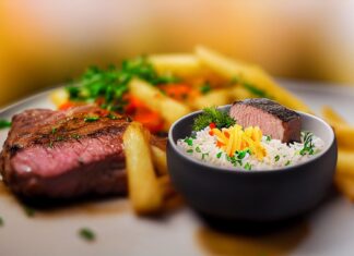 Filet mignon, pui la cuptor și ouă de prepeliță: primul restaurant pentru câini îi răsfață pe cei mai pretențioși ”clienți” Sursă foto: Pixabay