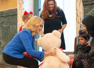 Ministrul Gabriela Firea: Din 5 decembrie se pot depune solicitările pentru primirea sprijinului financiar de 15.000 lei oferit de stat în programul social de creștere a natalității Gabriela Firea