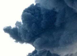 Incendiu de amploare la un centru de reciclare a deșeurilor de lângă București incendiu Chitila