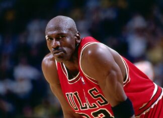 Doar 300.000 de dolari oferiți pentru ghetele baschetbalistului Michael „Air” Jordan Micheal Jordan