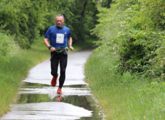 Un bărbat din Marea Britanie a alergat zilnic anul trecut pentru a aduna un milion de euro Alrgare