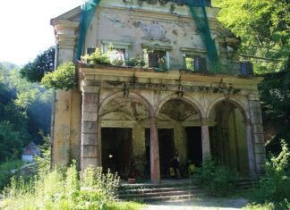 Stațiunea Moneasa a rămas fără curent electric pentru neplata facturilor Moneasa