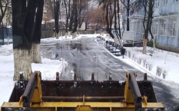 Anul acesta ninsoarea nu ne-a mai prins nepregătiți. Rareș Hopincă a supravegheat personal activitatea din teren