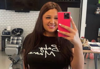 O frizeriță primește bacșiș consistent pentru felul ei original de a tunde Frizerita