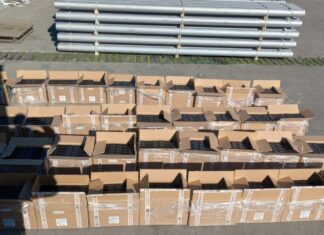 1.200 de pistoale care ar putea fi arme letale, descoperite într-un tir la vama Negru Vodă pistoale