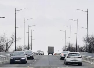 Traficul pe cele două poduri din Năvodari, desfășurat în sistem reversibil Pod Cernavoda