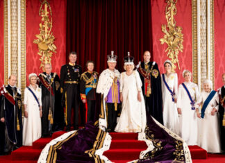 Au fost făcute publice primele fotografii oficiale ale regelui Charles după încoronare Charles familie