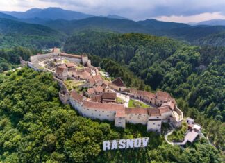 Reabilitarea Cetății Râșnov, amânată din nou Cetatea Rasnov