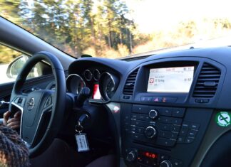 Șofer trimis în judecată pentru atacarea a doi polițiști Sofer