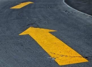 Benzi de circulație colorate, pe drumurile din Europa Benzi circulatie