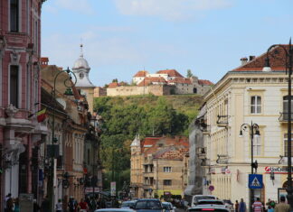 Zona pietonală a centrului istoric din Brașov, interzisă de săptămâna viitoare pentru mașini Brasov