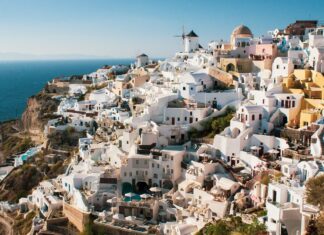 Grecia îi despăgubește pe turiștii a căror vacanță a fost afectată de incendii Grecoa