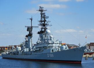 Explozie la o navă din rada Sulina încărcată cu ciment Distrugator