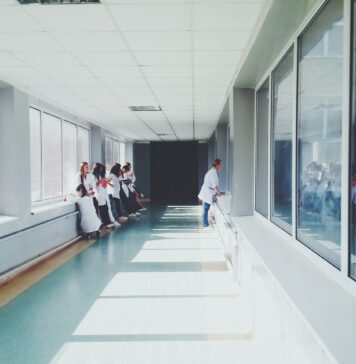 Două surori moarte după ce au căzut într-o baltă din județul Mureș Spital