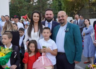 Cristian Popescu Piedone, mesaj adresat elevilor la începutul anului școlar: Respectați școala, îndrăgiți cartea și învățați cât puteți de mult! Cristian Popescu Piedone