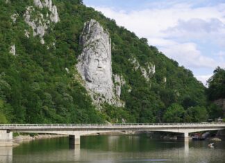 Au fost finalizate reparaţiile de urgenţă la podul peste Dunăre între Ruse şi Giurgiu Pod peste Dunare