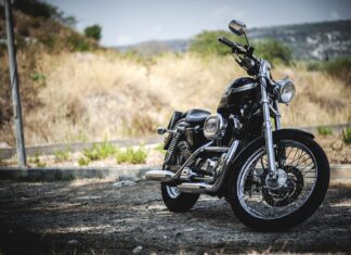 Motociclist din Suceava reţinut de poliţişti după o urmărire în trafic Motocicleta