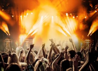 Vedete și oameni de afaceri renumiți prezenți la petrecerea celui mai bogat om din Asia petrecere