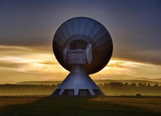 Post de televiziune sancționat pentru abandonarea deşeurilor în spaţiu Satelit