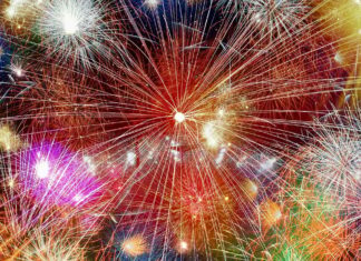 Peste 1.200 articole pirotehnice confiscate în urma unor percheziţii domiciliare în județul Constanța Artificii