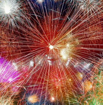 Peste o tonă de artificii și petarde confiscate de polițiști în Argeș Artificii