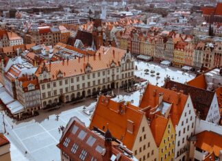 Polonia prelungeşte controalele temporare la granița cu Slovacia Polonia