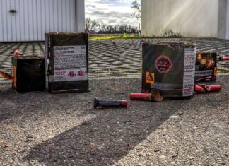 Avertismentul medicului: Tot mai mulți copii răniți de petarde Petarde