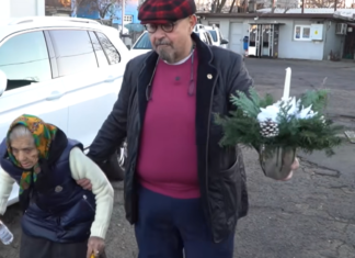 Primarul Cristian Popescu Piedone a participat la masa de pomana porcului organizată de salariații de la salubrizare din Sectorul 5 Cristian Popescu Piedone