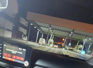 Două camioane cu marfă din Germania, oprite la intrarea în țară, la Vama Petea Vama Petea