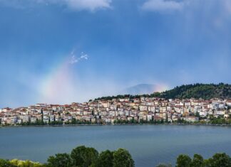 Grecia introduce noi taxe pentru turiști Grecia