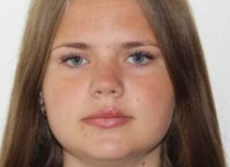 O fată de 16 ani care a fugit cu un băiat cunoscut pe Facebook, căutată de polițiști Popa Mihaela