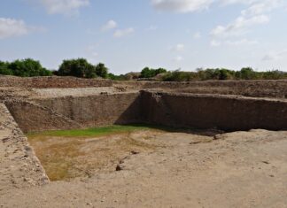 Mormânt vechi de peste patru milenii, redescoperit în Irlanda Mormint