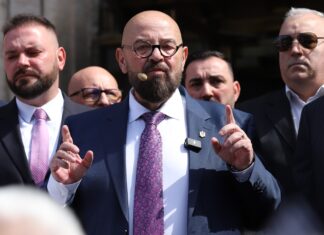 Cristian Popescu Piedone, mesaj criptat în miez de noapte