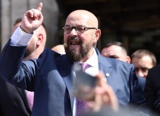 Hărțuire! Dezinformare! Limbaj arogant! Jurnalistii Realitatea Plus au hăituit voluntarii aflați în sediul filialei PUSL Sector 5! acuză Popescu Piedone