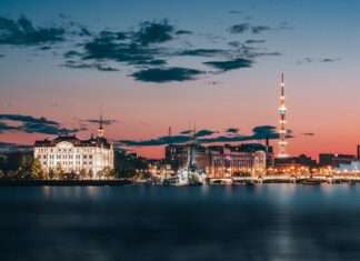 Dosar penal pentru firma din Satu Mare care a luat bani de la turişti pentru vacanţe de Revelion în Zanzibar Turism