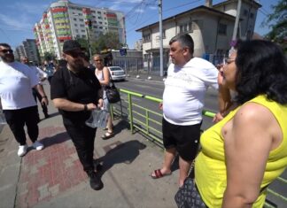 Poliția Locală Sector 5 împarte apă locuitorilor din cauza valului extrem de căldură