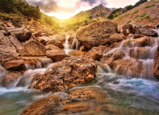 Organizația Meteorologică Mondială avertizează: Nivelurile râurilor scad în cel mai rapid ritm din ultimii 30 de ani Riu