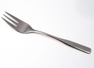 Un bărbat și-a amenințat iubita că o aruncă în Canalul Dunăre Marea Neagră Furculita