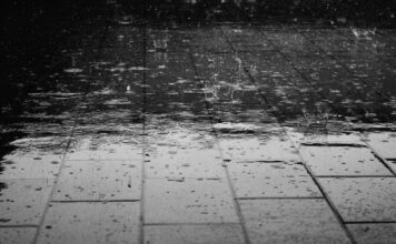 Ploi înghețate timp de 4 zile în București Ploaie